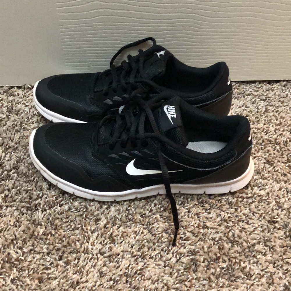 Nike Tennis Shoe